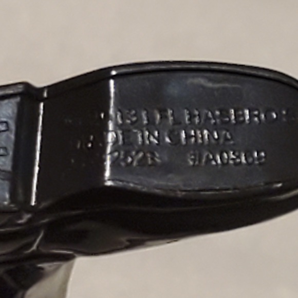 HASBRO Darth Vader Action Figure with Cape - Picture 7 of 7